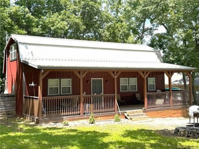 Great opportunity to buy a property near the main lake that is - photo 1