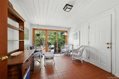 Location!! Location!! Large 5 bedroom Farm Ranch on private - photo 15