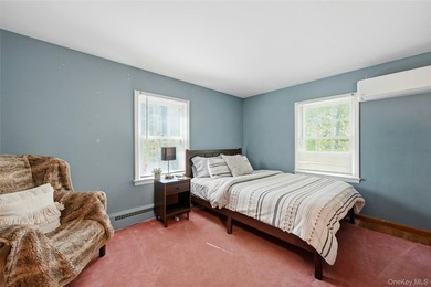Location!! Location!! Large 5 bedroom Farm Ranch on private - photo 16