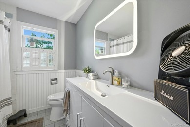 Location!! Location!! Large 5 bedroom Farm Ranch on private - photo 18