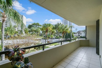 Luxurious Move-in Ready, Updated Waterfront Condo in Harbor - photo 18