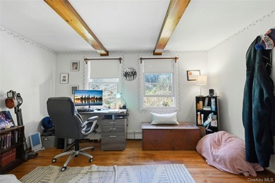Location!! Location!! Large 5 bedroom Farm Ranch on private - photo 20
