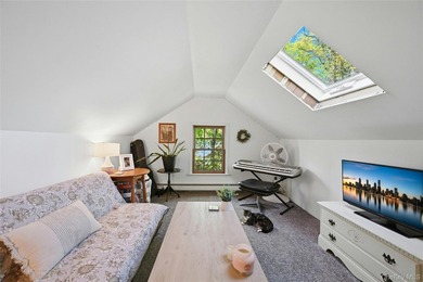 Location!! Location!! Large 5 bedroom Farm Ranch on private - photo 21
