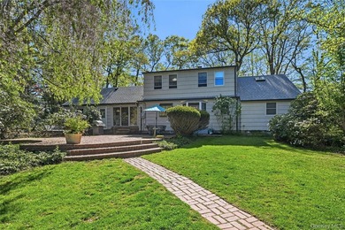 Location!! Location!! Large 5 bedroom Farm Ranch on private - photo 25