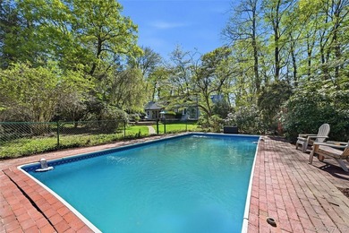 Location!! Location!! Large 5 bedroom Farm Ranch on private - photo 28