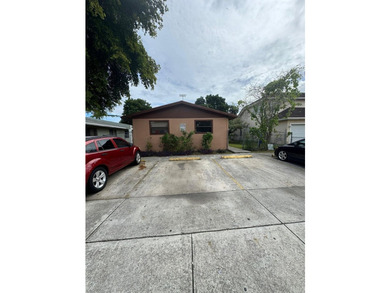 *Charming and well-maintained duplex unit now available! This - photo 1