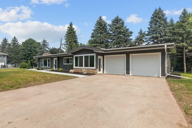 Stunning fully remodeled ranch in a prime location! This 1,638 - photo 2