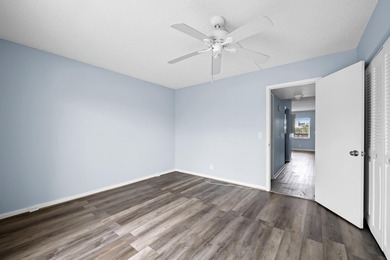 Enjoy the best of Boca Raton living in this move-in ready - photo 10