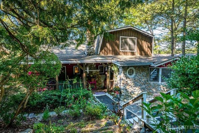 A beautiful Lake Front Property on Gordon Lake. This home offers - photo 1