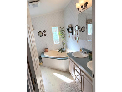 Across the street from the OCEAN!!! 4-bedroom 2-bathroom!!! This - photo 11
