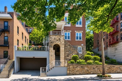 Welcome to 2854 Kingsbridge Terrace, an exceptional opportunity - photo 2