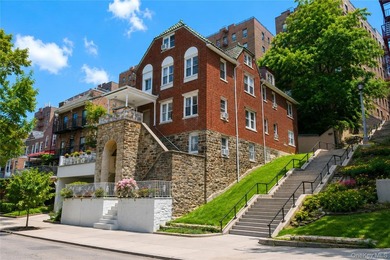 Welcome to 2854 Kingsbridge Terrace, an exceptional opportunity - photo 3
