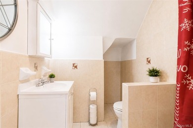 Welcome to 2854 Kingsbridge Terrace, an exceptional opportunity - photo 6