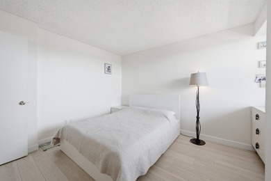 The waterfront views of this penthouse level Lakeside - photo 16