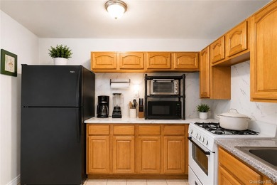 Welcome to 2854 Kingsbridge Terrace, an exceptional opportunity - photo 8