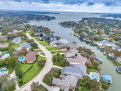 Experience lake living without sacrificing everyday comfort in - photo 2