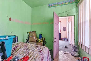 Welcome to this inviting single-story home offering a - photo 5
