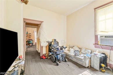 Welcome to this inviting single-story home offering a - photo 7