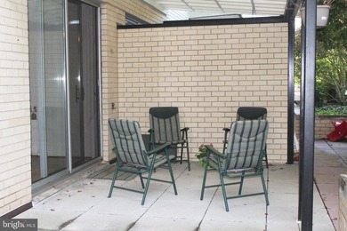 With an unbeatable location, outstanding amenities, utilities - photo 11