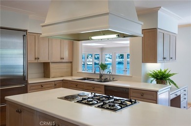 Located within the prestigious coastal enclave of Dover Shores - photo 7