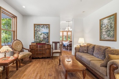 First time on the market, this bespoke 3 bed/3.5 bath modern - photo 18