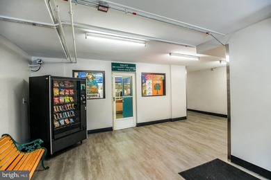 With an unbeatable location, outstanding amenities, utilities - photo 28