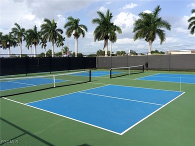 SUPER DEAL! Enjoy a modern 2-bed, 2-bath ground floor unit in - photo 31