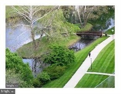 With an unbeatable location, outstanding amenities, utilities - photo 33