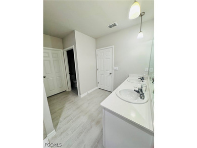 Welcome to Magnolia Landing, where low-maintenance living meets - photo 7
