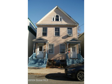 Lake Townhome/Townhouse For Sale in Schenectady, New York