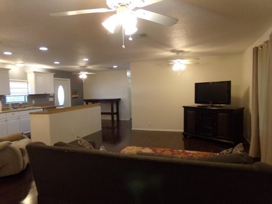 Welcome to this charming 3-bedroom, 2-bathroom manufactured home - photo 11