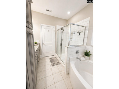 Well-maintained 3-bedroom, 2.5-bath home located in the - photo 12