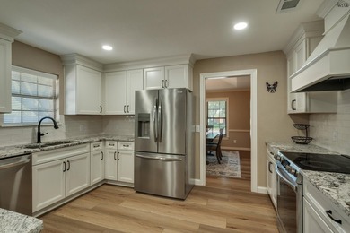 Over $100K in recent renovations that include a full kitchen - photo 12