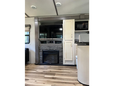Remarkable property ready for you to camp, RV or build. 1.5 flat - photo 17