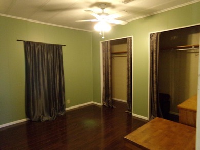 Welcome to this charming 3-bedroom, 2-bathroom manufactured home - photo 18