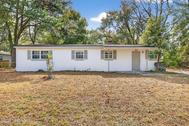 Spacious 5-Bedroom, 2.5-Bath concrete block home in the Hyde - photo 1