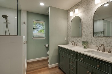Over $100K in recent renovations that include a full kitchen - photo 21