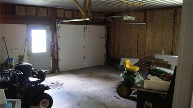 Solid 2-bedroom ranch on 1.5 acres with beautiful views and - photo 23