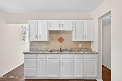 Spacious 5-Bedroom, 2.5-Bath concrete block home in the Hyde - photo 7