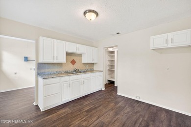 Spacious 5-Bedroom, 2.5-Bath concrete block home in the Hyde - photo 8