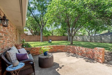 Over $100K in recent renovations that include a full kitchen - photo 31