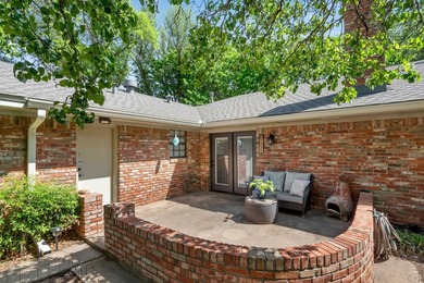 Over $100K in recent renovations that include a full kitchen - photo 34