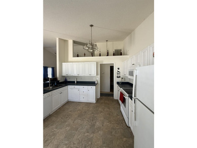 Major Price Reduction! This home presents outstanding value - photo 17