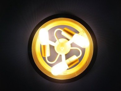 LOCATION, LOCATION, LOCATION!  Luxury at its best! A commuter's