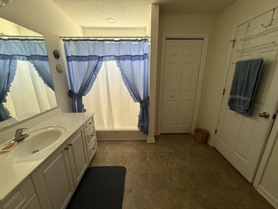 Major Price Reduction! This home presents outstanding value - photo 31