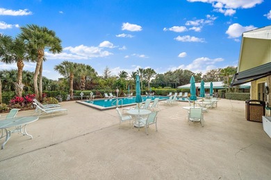 Perfectly positioned along the fairway and just a short walk to - photo 31