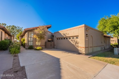 Lake Townhome/Townhouse Sale Pending in Phoenix, Arizona