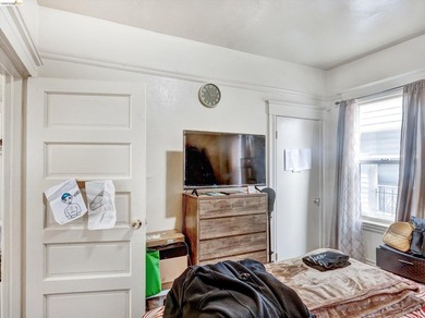 Conveniently located triplex near Children's Hospital and BART - photo 6