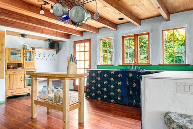 A remarkable home on a spectacular piece of land. This passion - photo 9