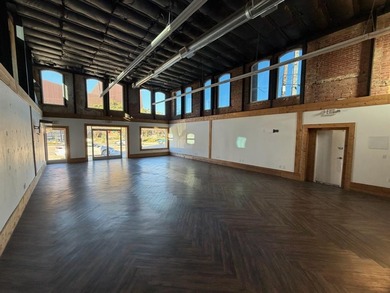 Prime commercial building in the vibrant heart of downtown